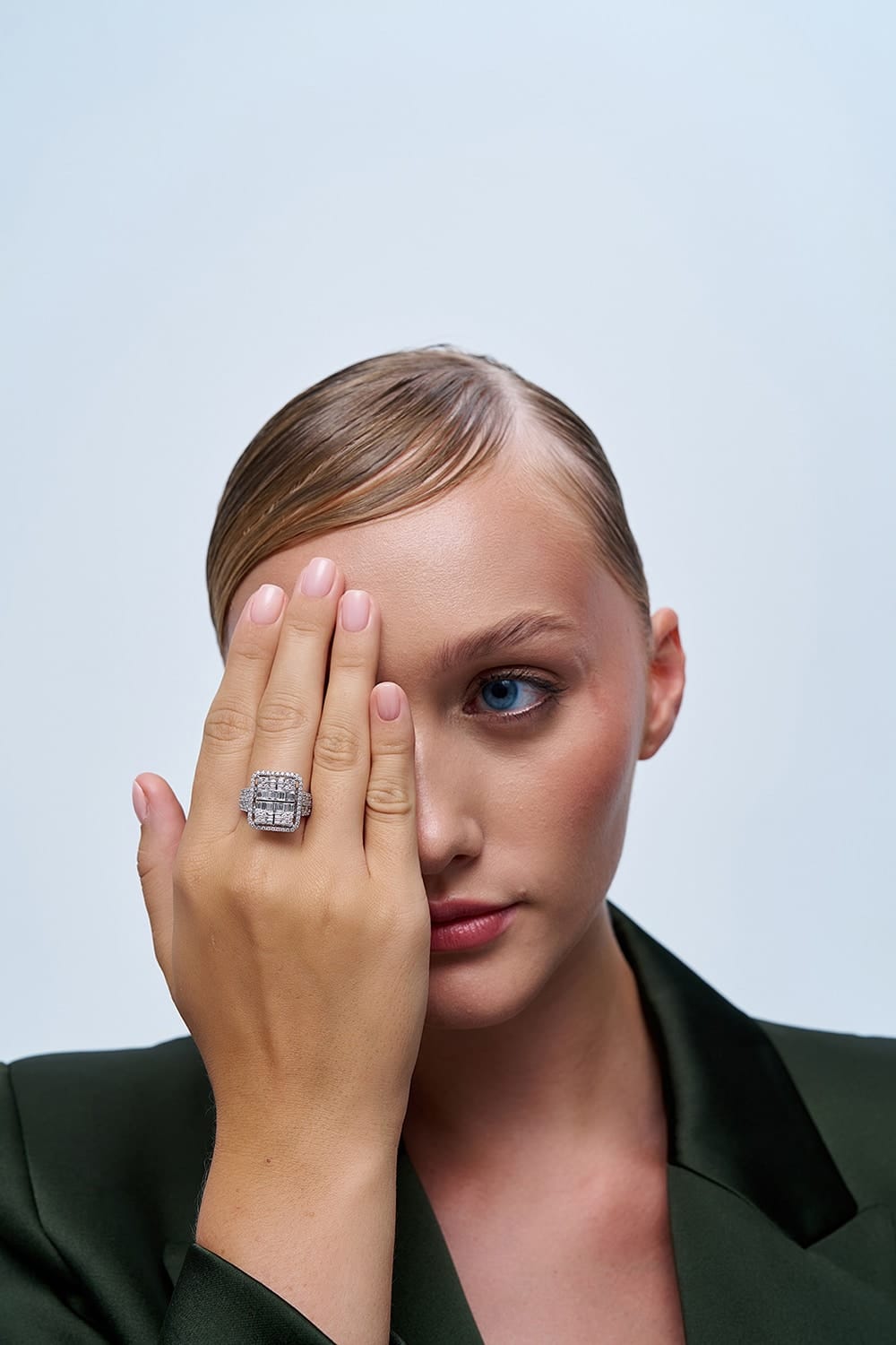 1.76 Karat Pırlanta Tasarım Baget Yüzük