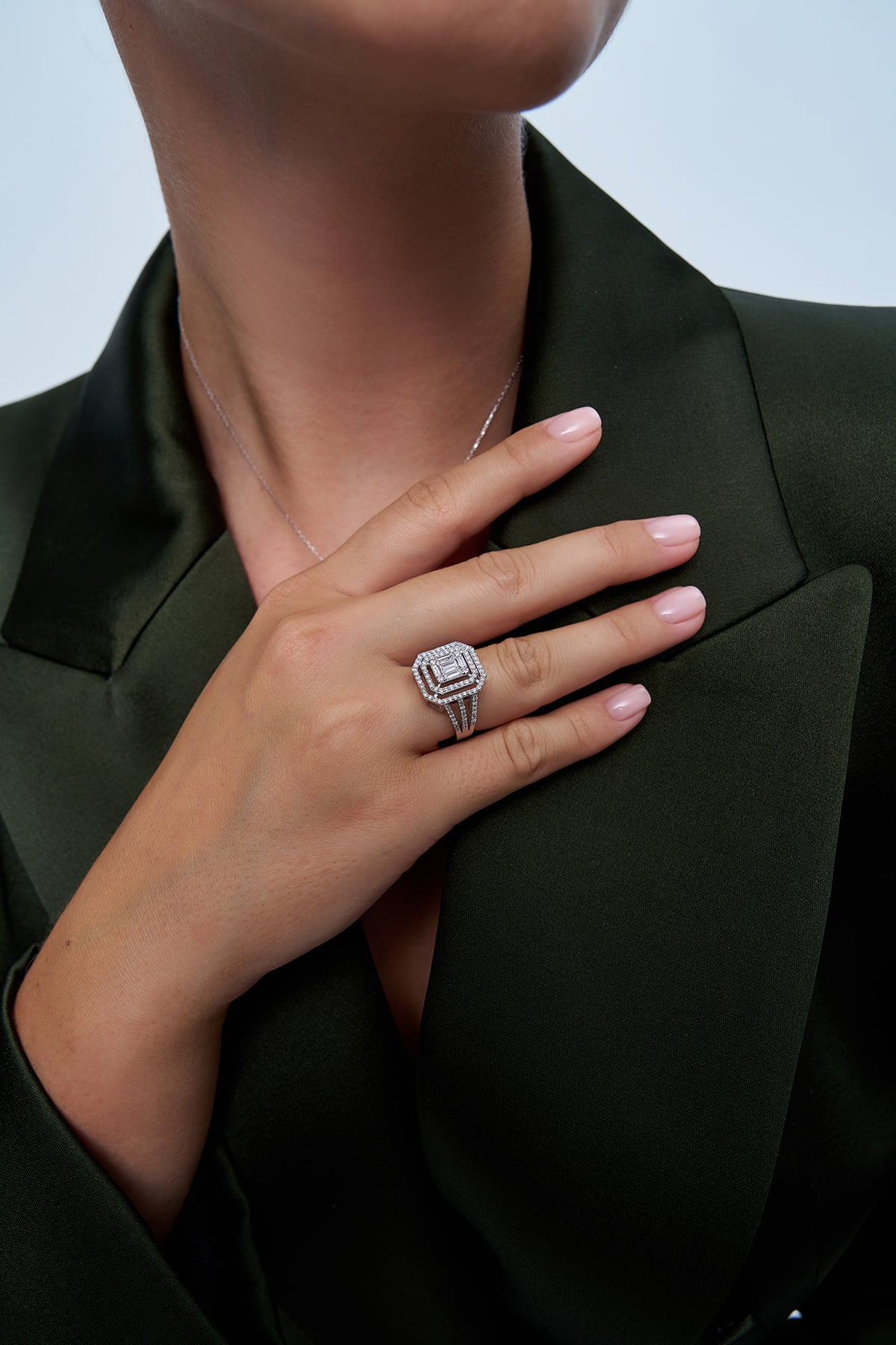 0.90 Karat IDL SERTİFİKALI Baget Pırlanta Yüzük