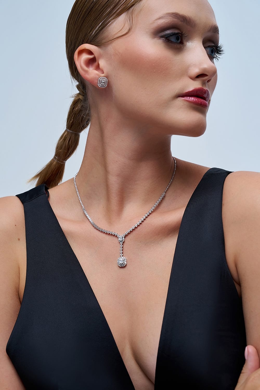 2.32 Karat IDL Sertifikalı Pırlanta Baget Gerdanlık