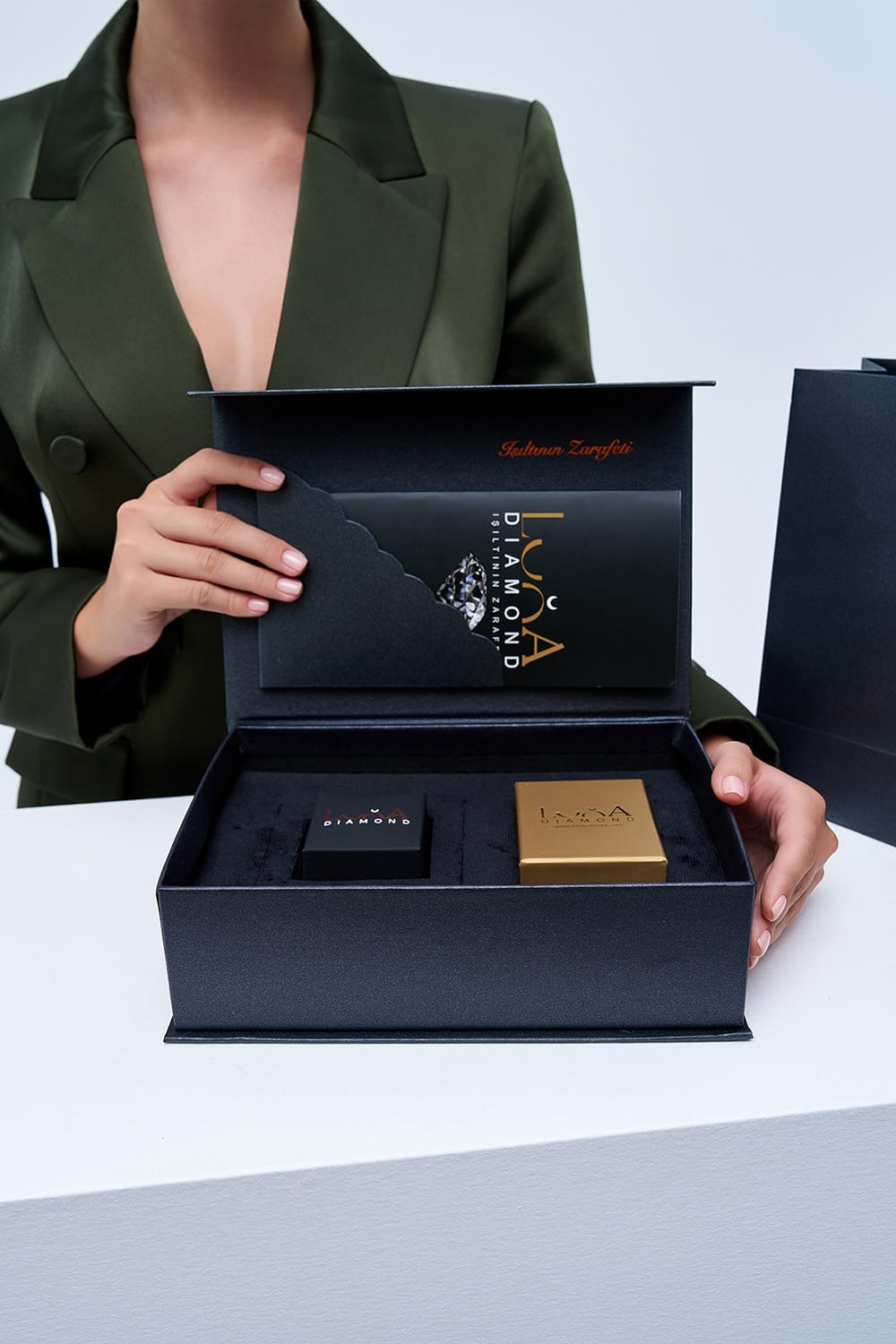 0.42 Karat IDL SERTİFİKALI Oval Pırlanta Yüzük